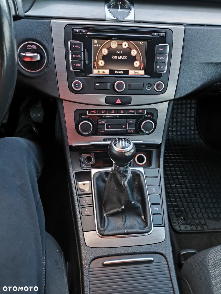 Volkswagen Passat 1.6 TDI Comfortline - 6