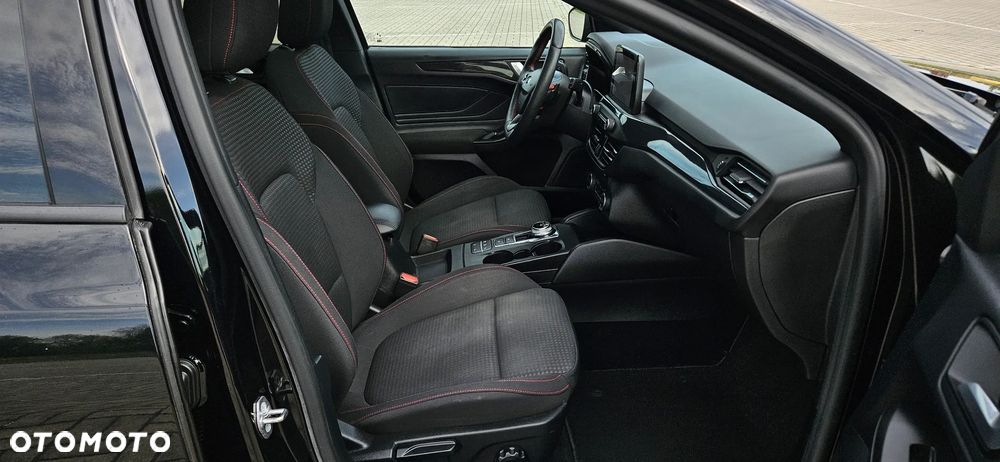 Ford Focus 1.5 EcoBoost Start-Stopp-System ST-LINE - 11