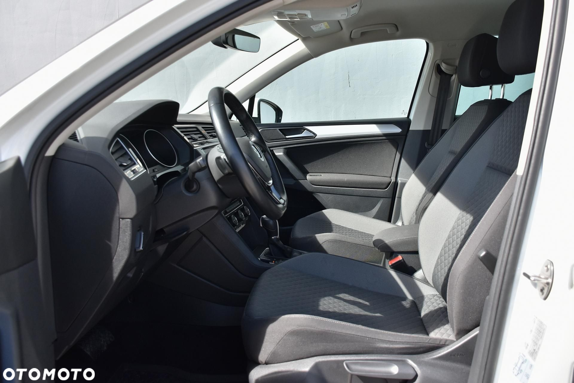 Volkswagen Tiguan - 12
