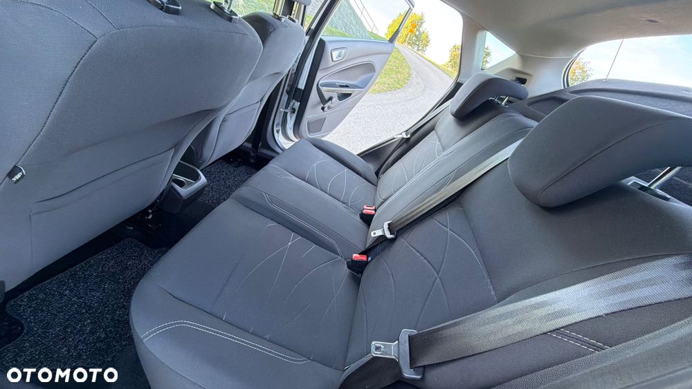 Ford Fiesta - 25