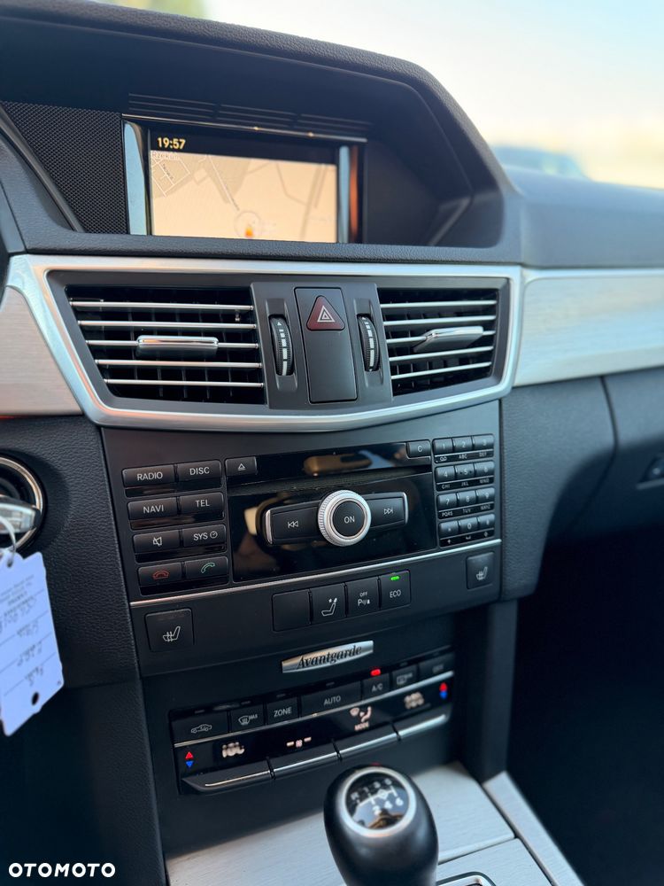 Mercedes-Benz Klasa E 200 CGI BlueEffICIENCY Avantgarde - 8