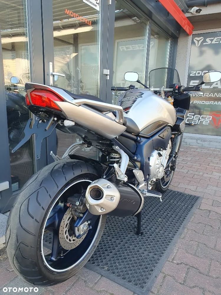Yamaha FZ - 24