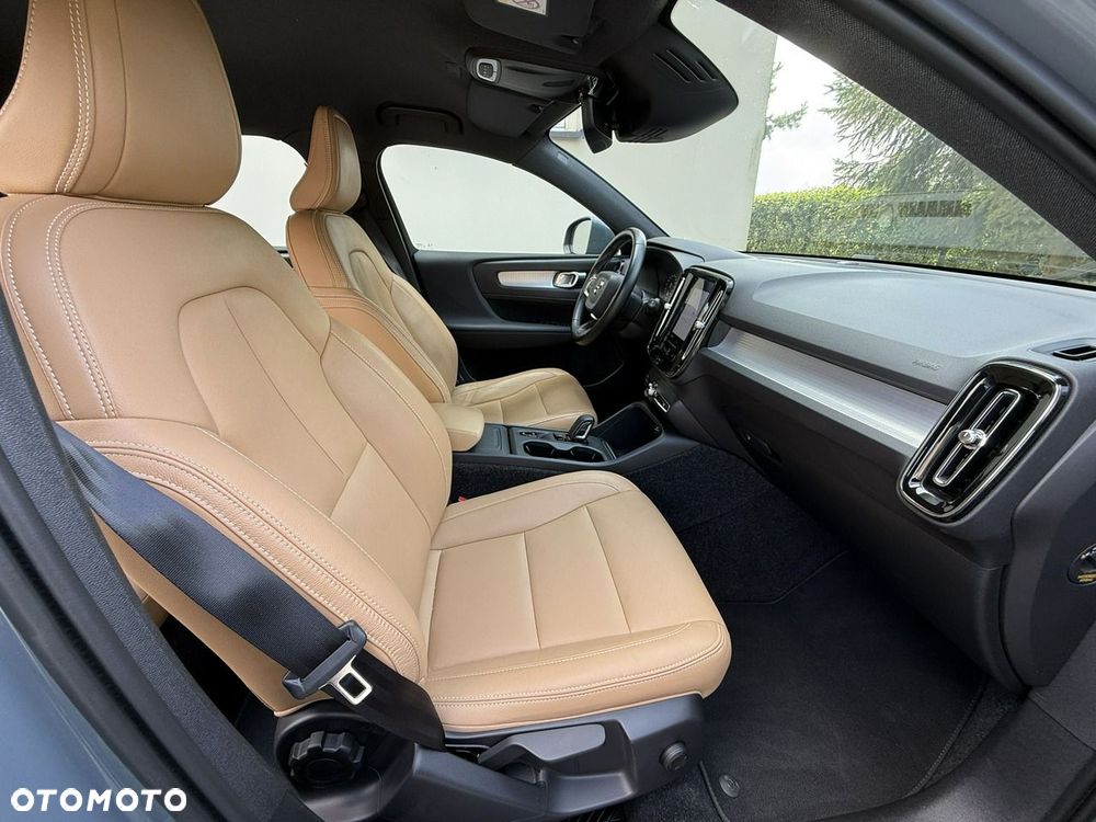 Volvo XC 40 D4 AWD Momentum Pro - 11