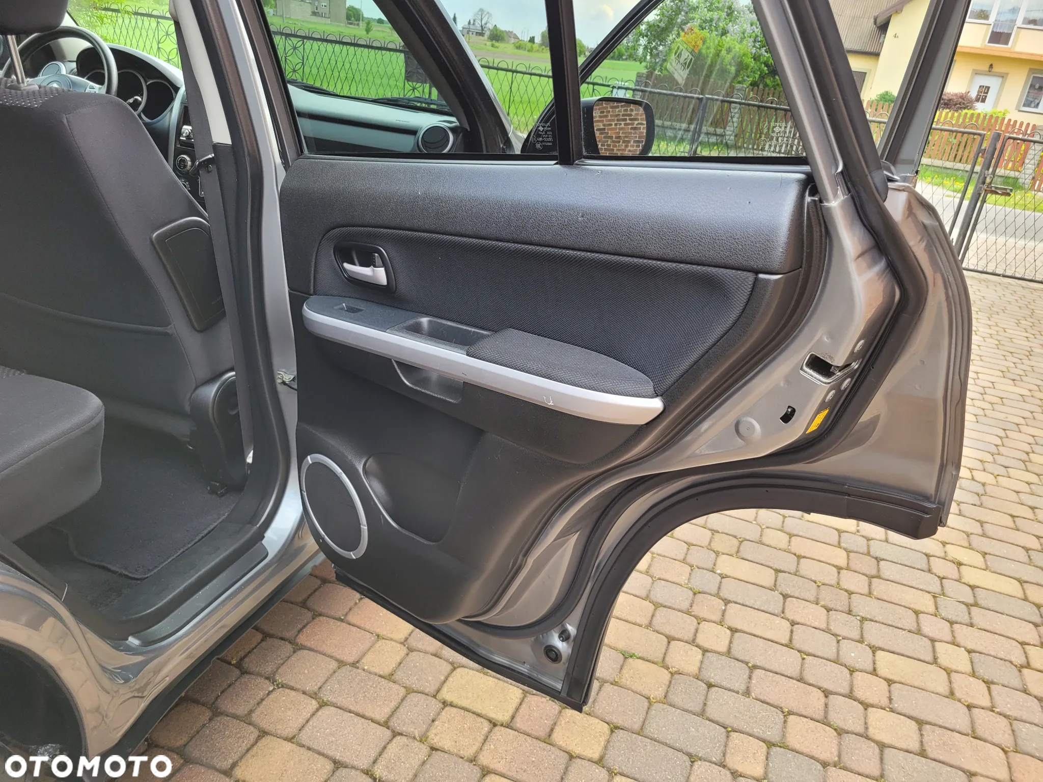 Suzuki Grand Vitara 2.0 Comfort + - 18