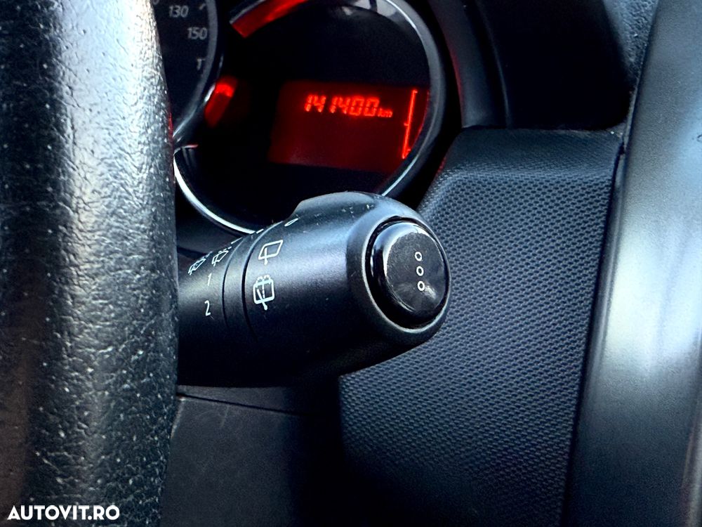 Dacia Duster 1.6 16V 105 4x2 Laureate - 27