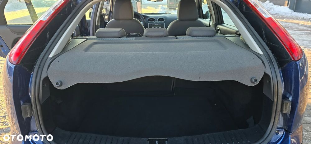 Ford Focus 1.6 16V Sport - 12