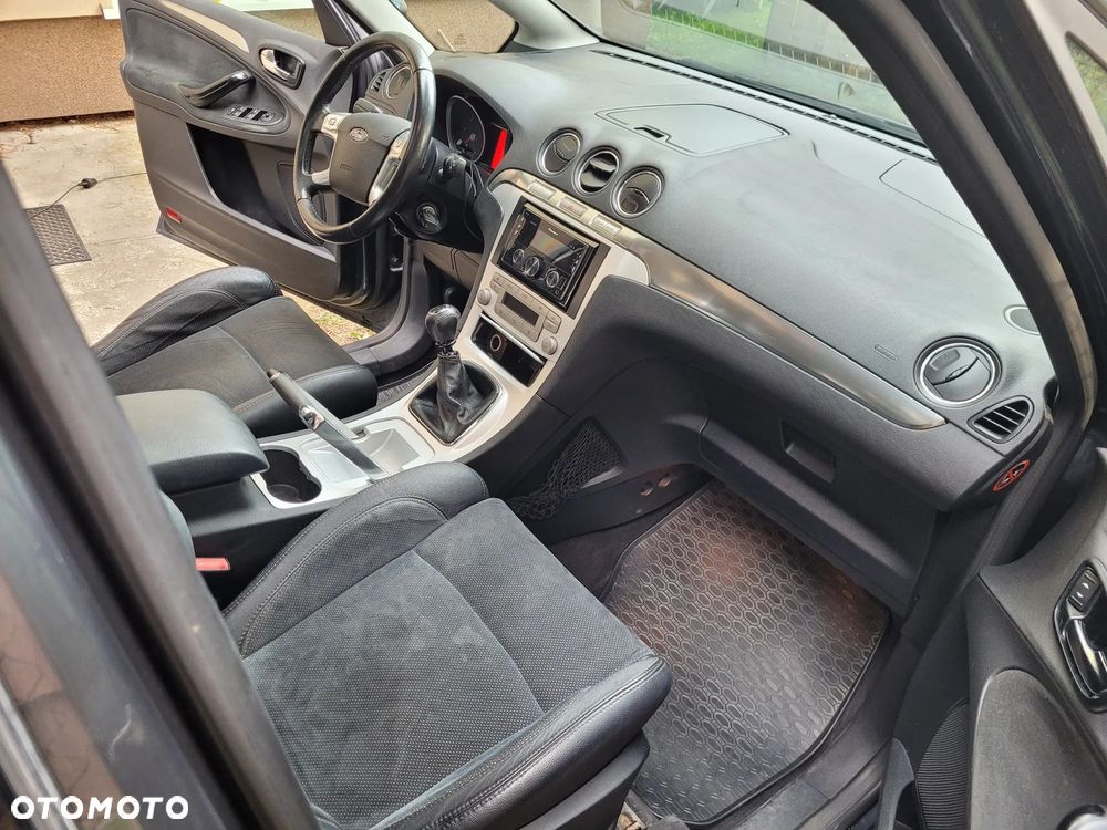 Ford S-Max - 9