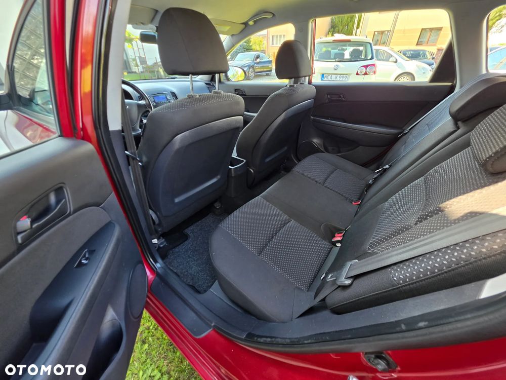 Hyundai i30 1.4 FIFA WM Edition - 8