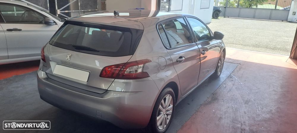 Peugeot 308 1.2 PureTech Style - 21