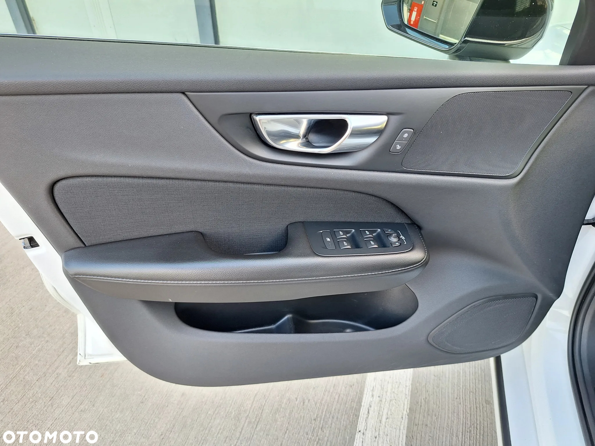 Volvo V60 D4 Momentum Pro - 19