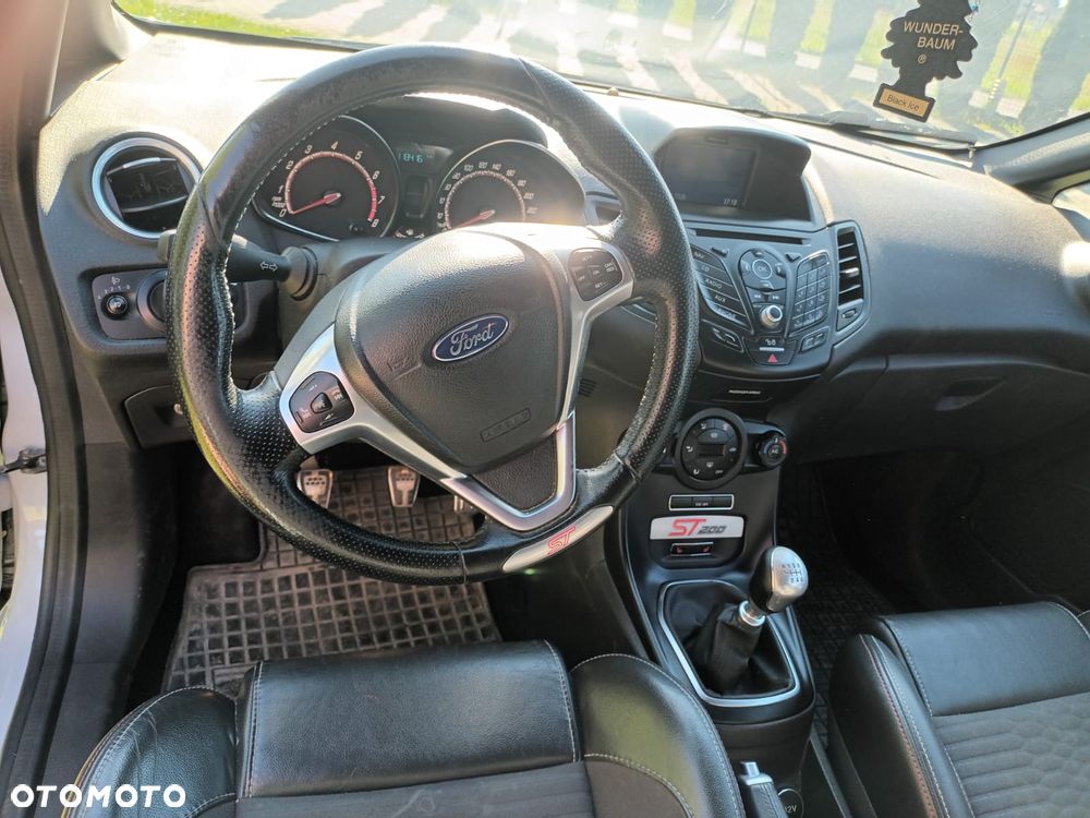 Ford Fiesta ST200 - 10