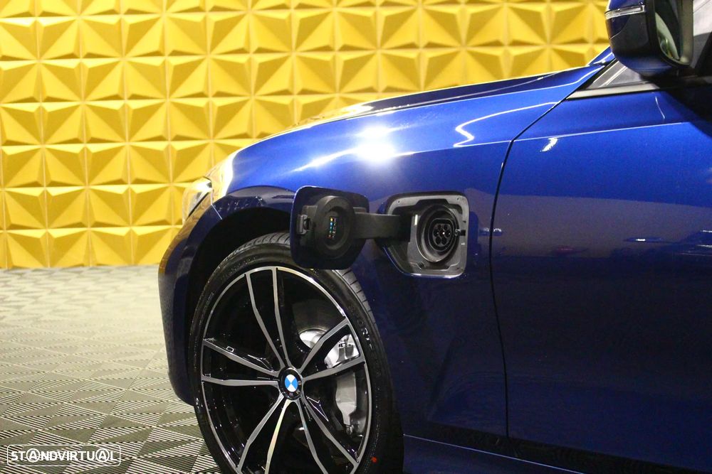 BMW 330 e Line Luxury Auto - 12
