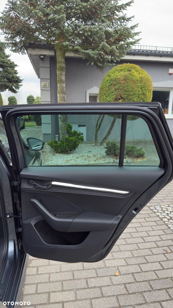 Skoda Octavia 2.0 TDI 4x4 DSG Ambition - 28