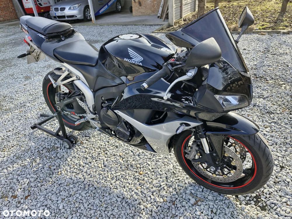 Honda CBR - 1