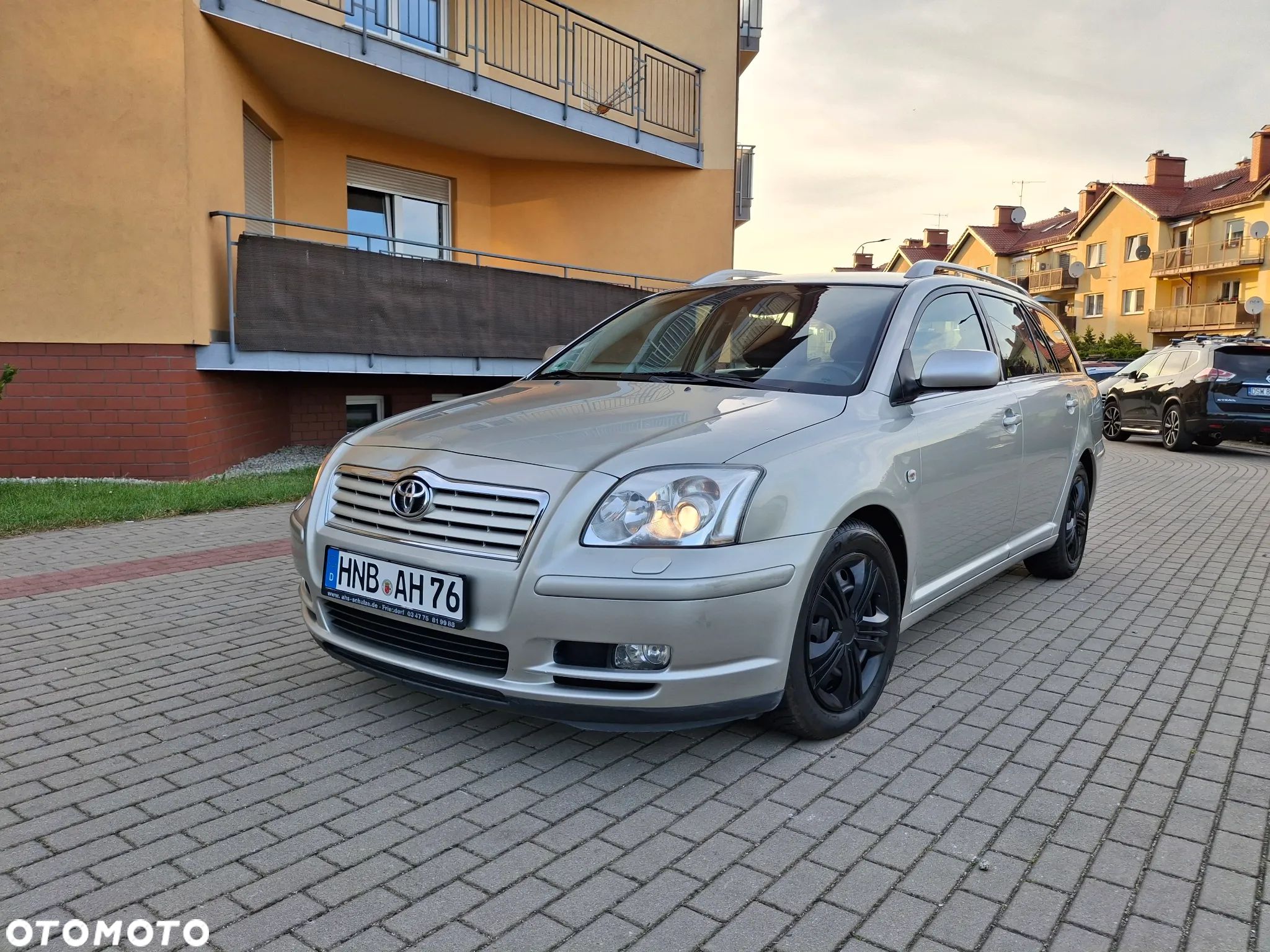Toyota Avensis 1.8 VVT-i Combi Executive - 1