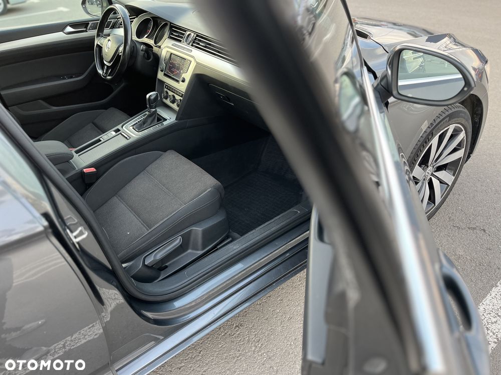 Volkswagen Passat - 29
