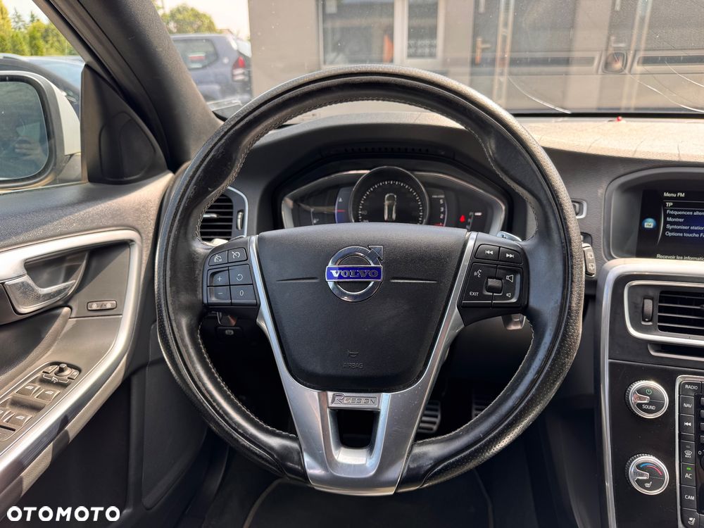 Volvo V60 D4 Geartronic RDesign - 16