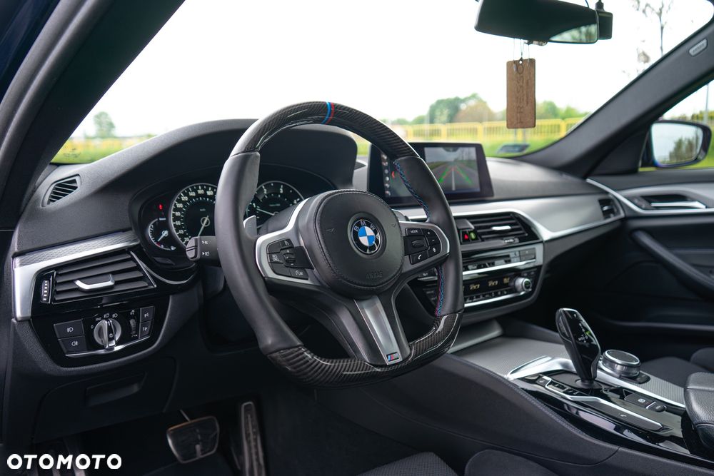 BMW Seria 5 520d xDrive - 12