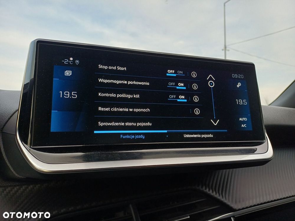 Peugeot 2008 1.2 PureTech Allure Pack S&S EAT8 - 18