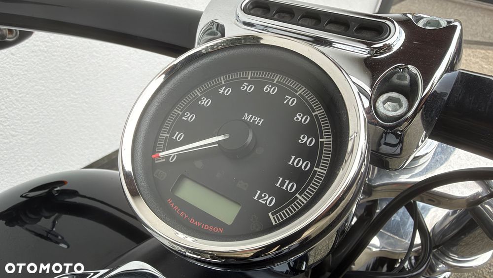 Harley-Davidson Softail Breakout - 20