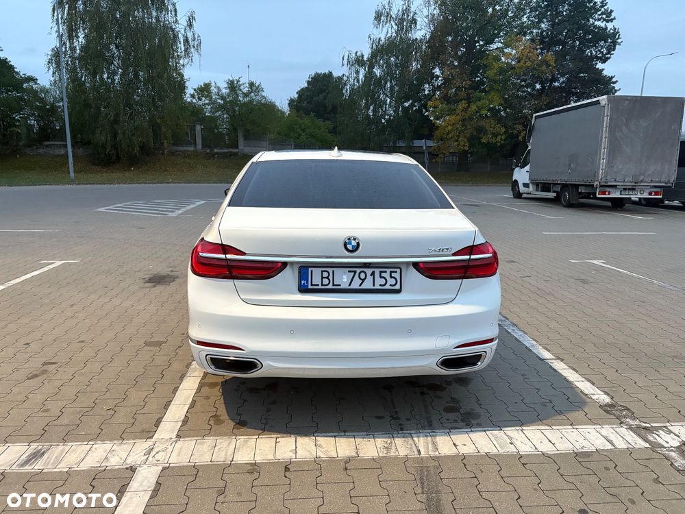 BMW Seria 7 740i - 11
