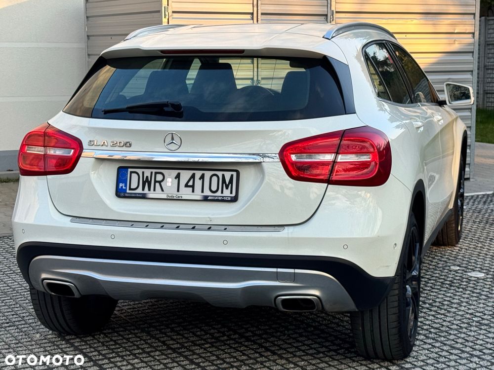 Mercedes-Benz GLA 200 7G-DCT - 12