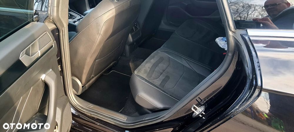 Volkswagen Arteon 2.0 TDI SCR DSG R-Line - 11