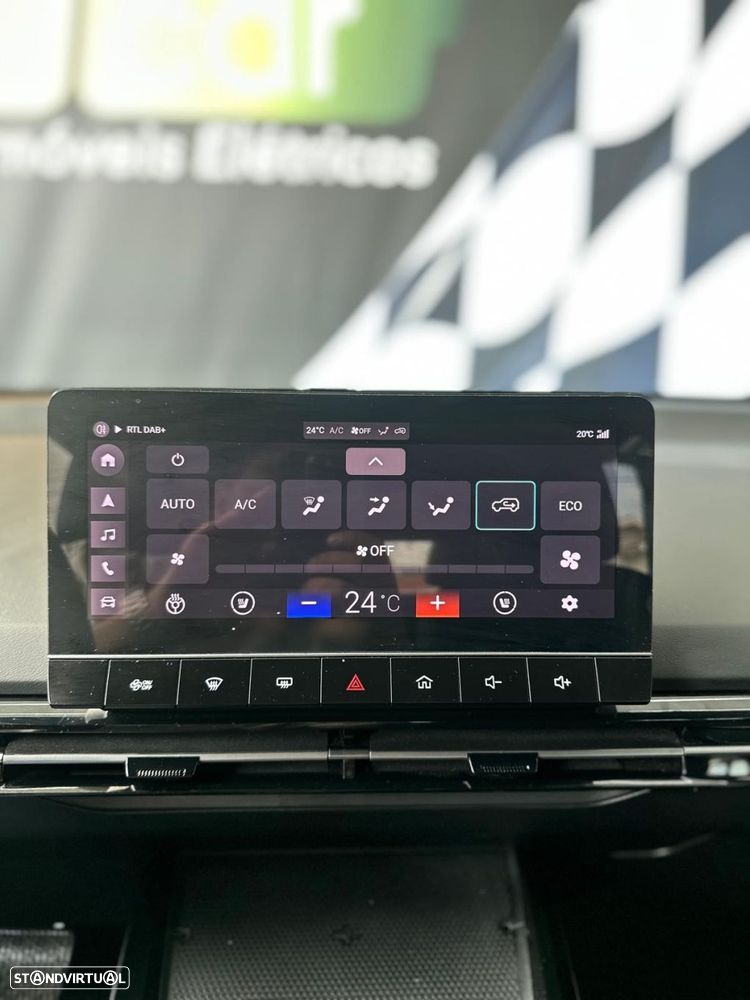 MG MG4 64 kWh Luxury - 12