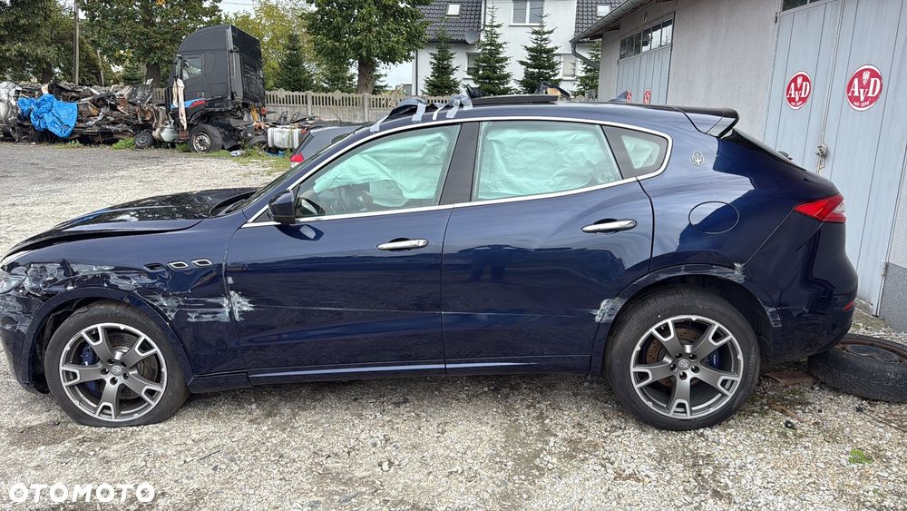 Maserati Levante S - 11