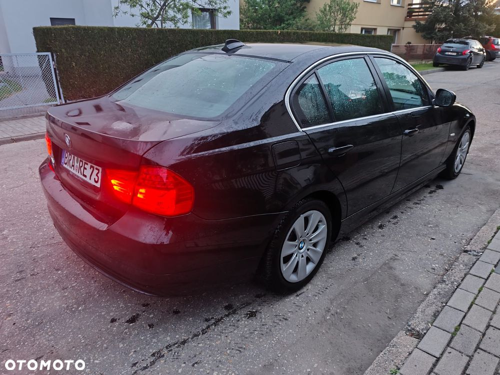 BMW Seria 3 318d - 11