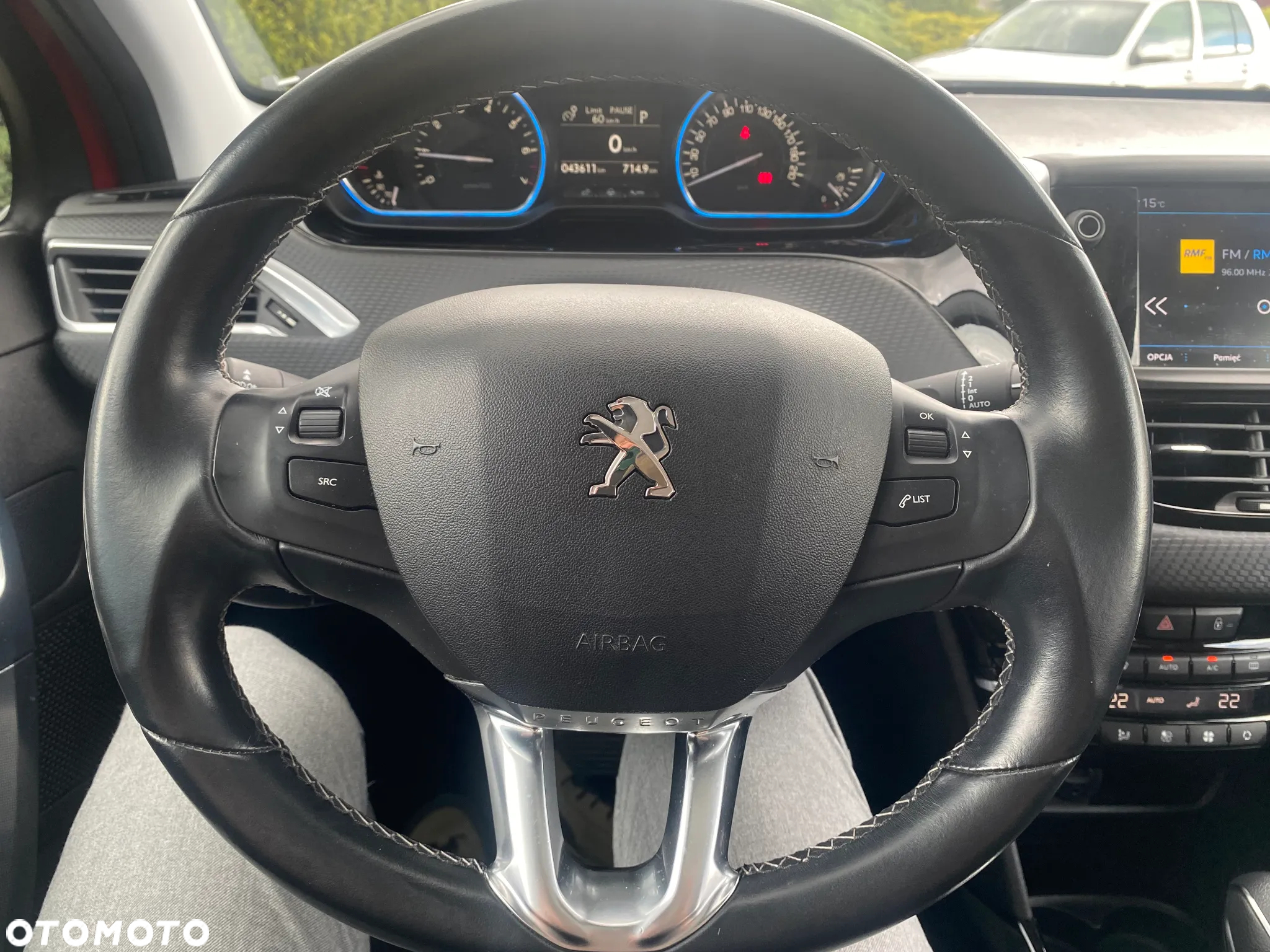 Peugeot 2008 1.2 Pure Tech Allure S&S EAT6 - 18
