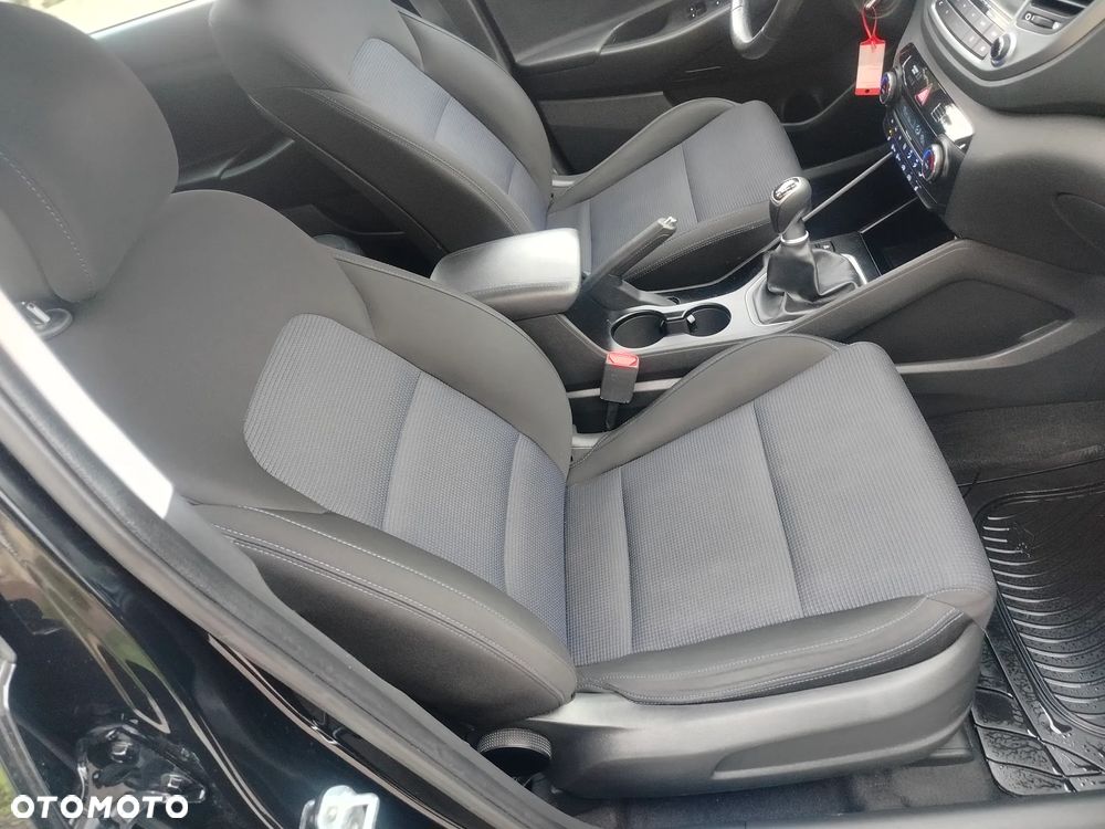 Hyundai Tucson 2.0 TDCi 2x4 Titanium - 23