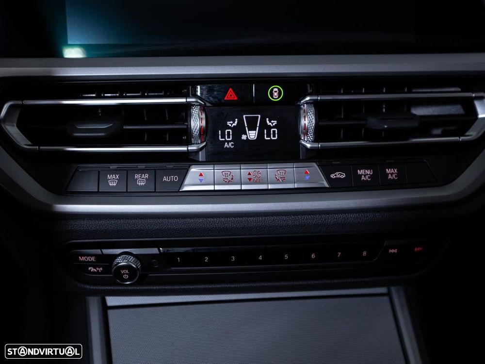 BMW 330 e Auto - 19