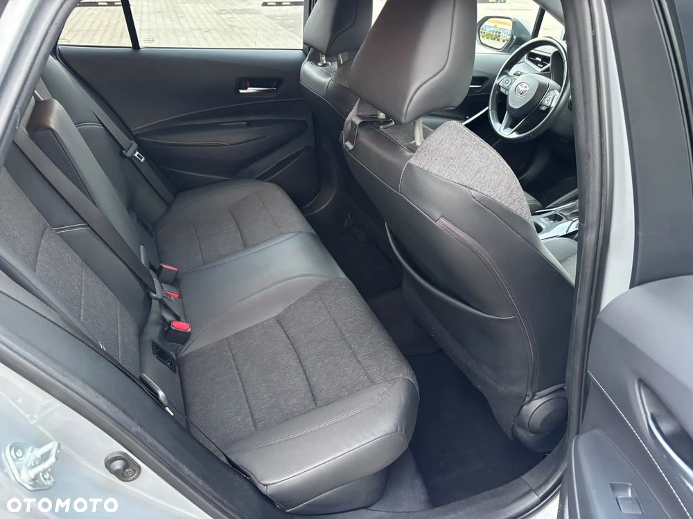 Toyota Corolla - 24