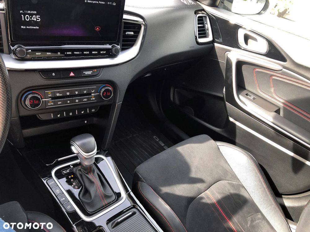 Kia Ceed - 9