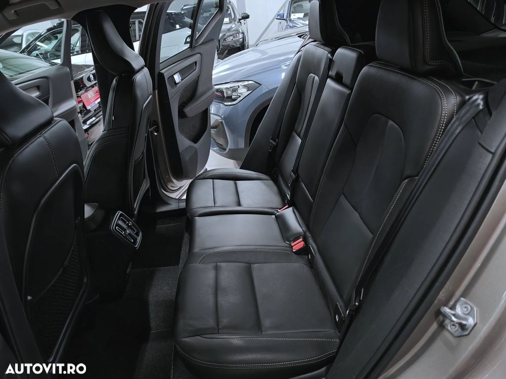 Volvo XC 40 T2 AT8 Momentum - 26