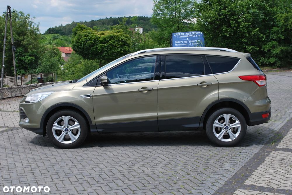 Ford Kuga 2.0 TDCi 2x4 Titanium - 4