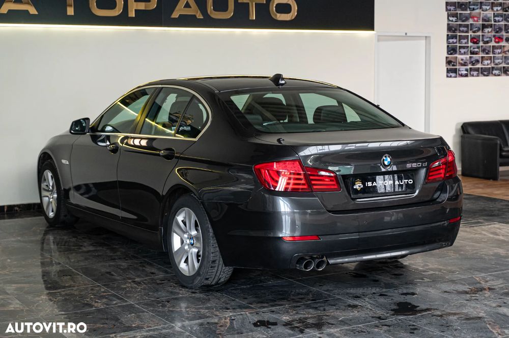 BMW Seria 5 520d Sport-Aut. - 31