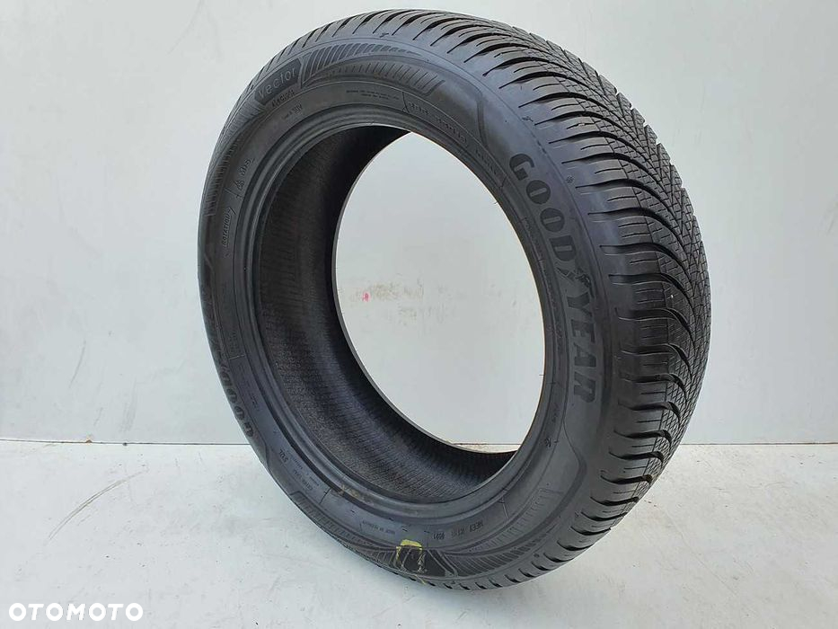 1x Opona Całoroczna 235/55/19 Goodyear Vector4season Gen3SUV 105W 2021 - 4