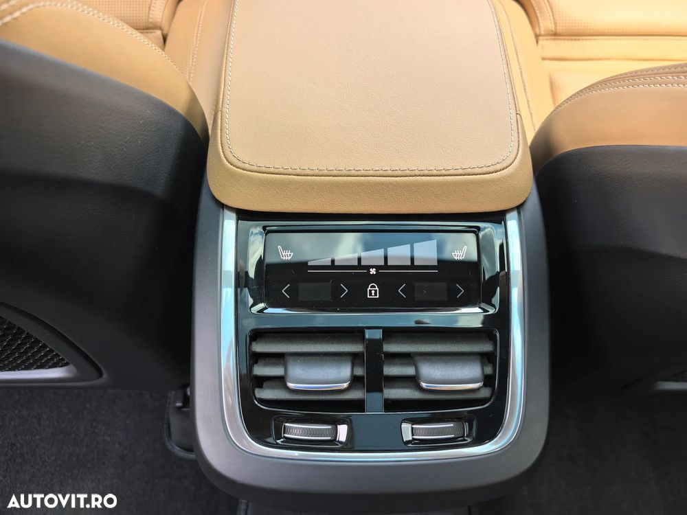 Volvo XC 90 B5 D AWD Ultimate Dark - 20