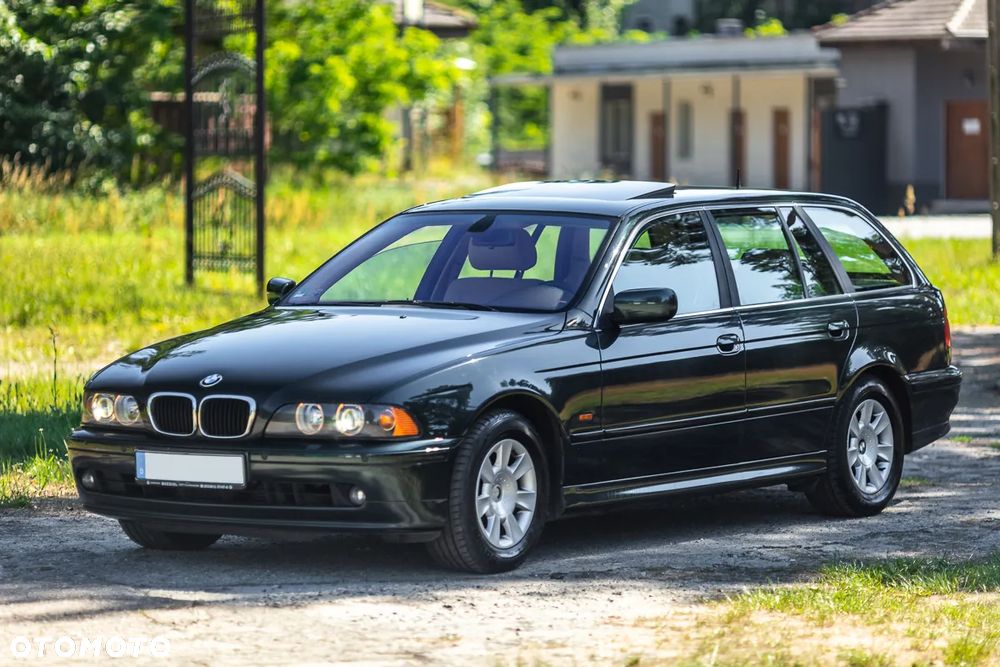 BMW Seria 5 525d Touring - 4