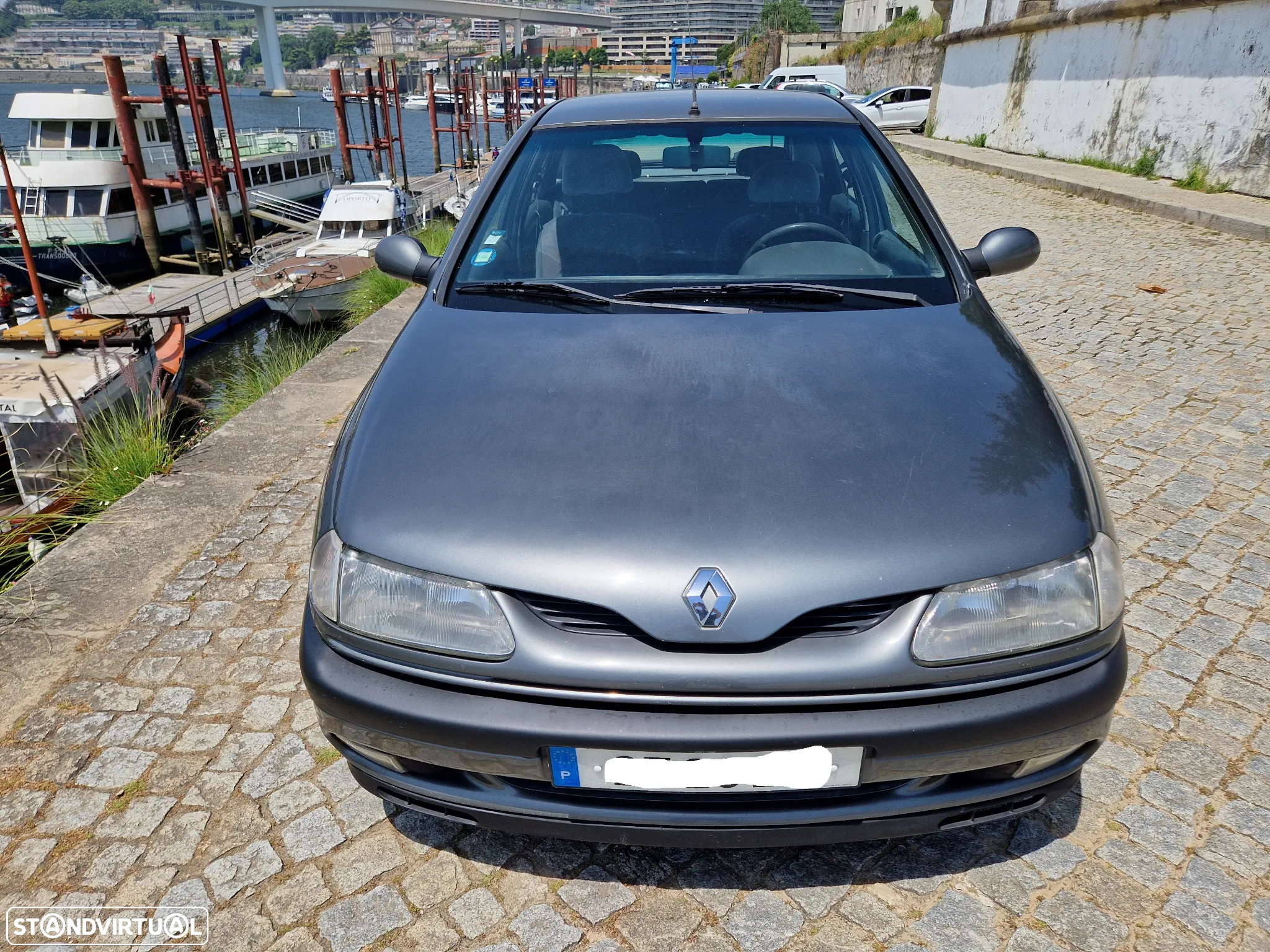 Renault Laguna 1.8 RXE - 9