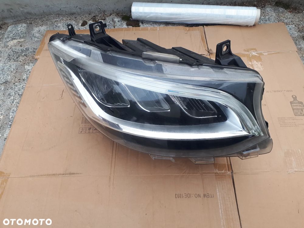 MERCEDES SPRINTER 907 910 LAMPA PRZEDNIA PRAWA FULL LED USZKODZONA - 1