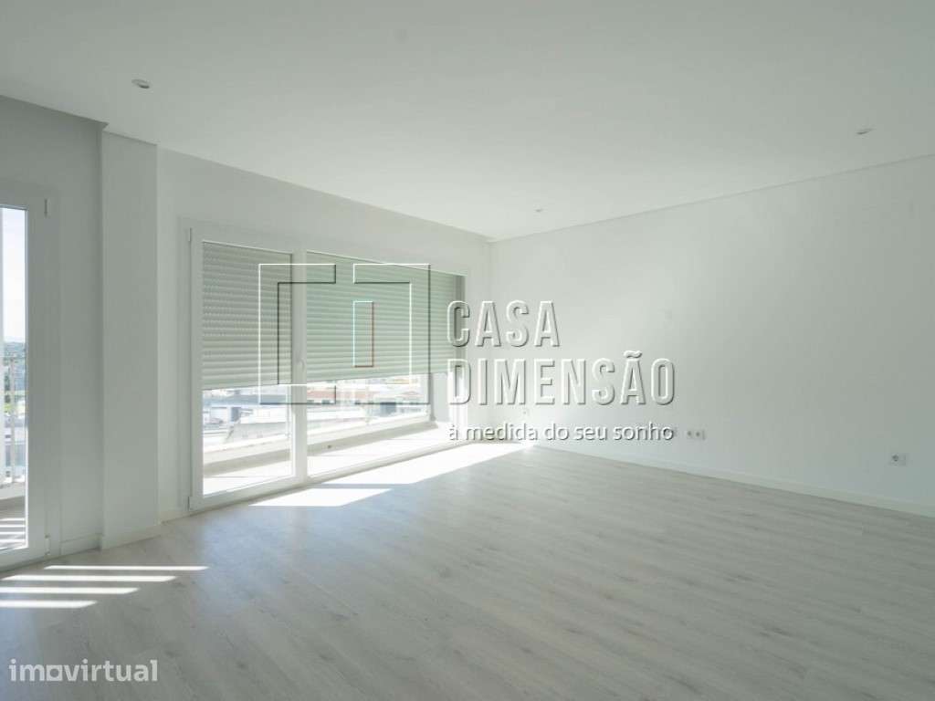 Apartamento T3 localizado na zona de Santa Marta do Pinhal, com var... - Grande imagem: 2/29