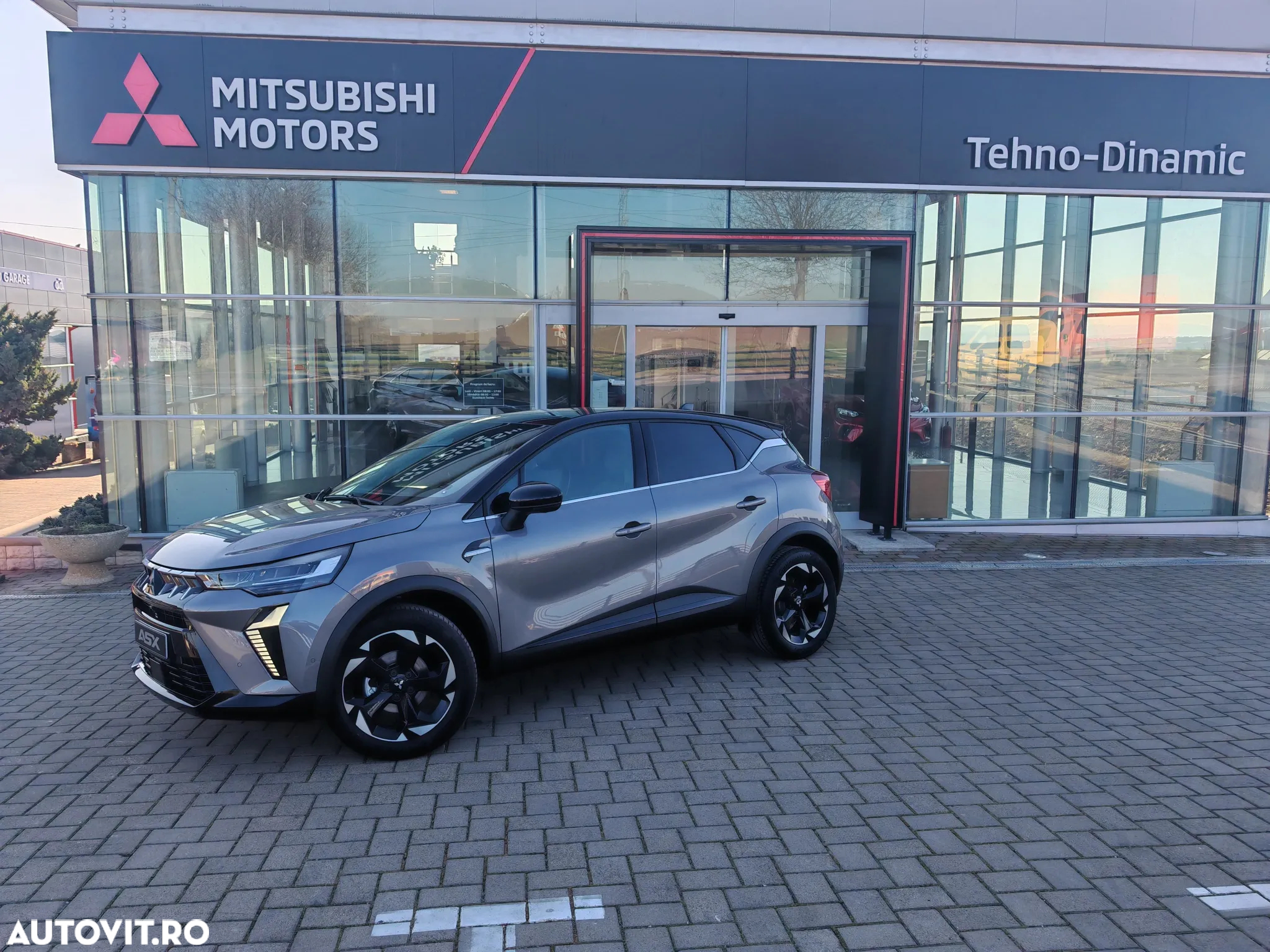 Mitsubishi ASX - 10