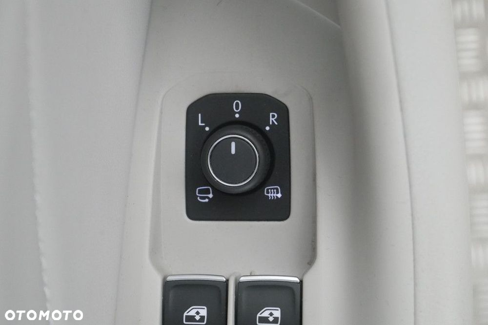 Volkswagen Passat Variant - 33