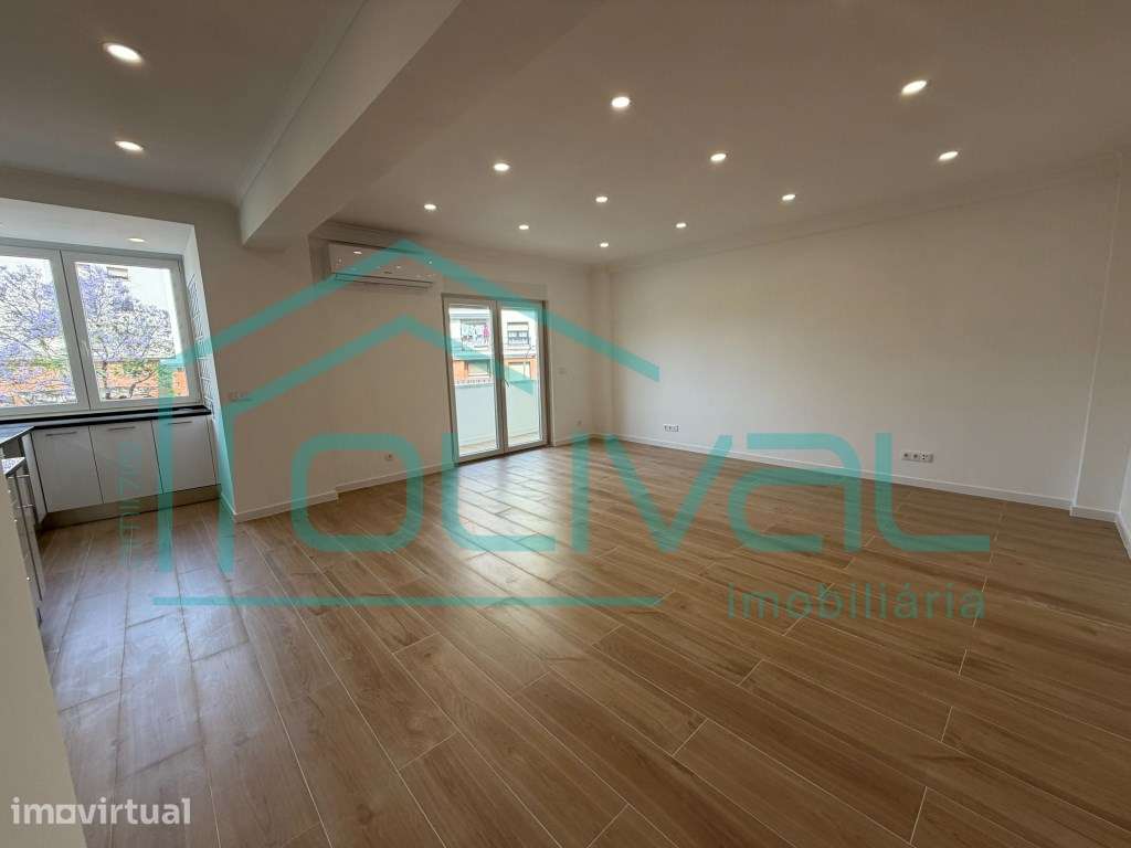 Alverca apartamento de Tipologia T3 totalmente renovado - Grande imagem: 2/37