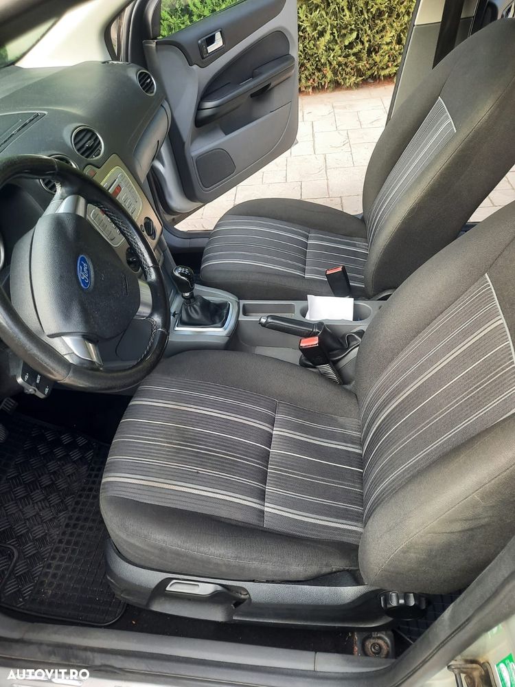 Ford Focus 1.6 TDCI DPF Titanium - 8