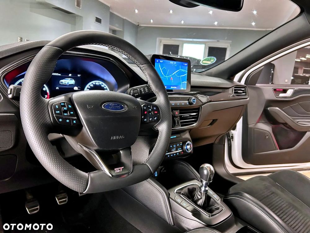 Ford Focus 2.3 EcoBoost ST Edition - 9
