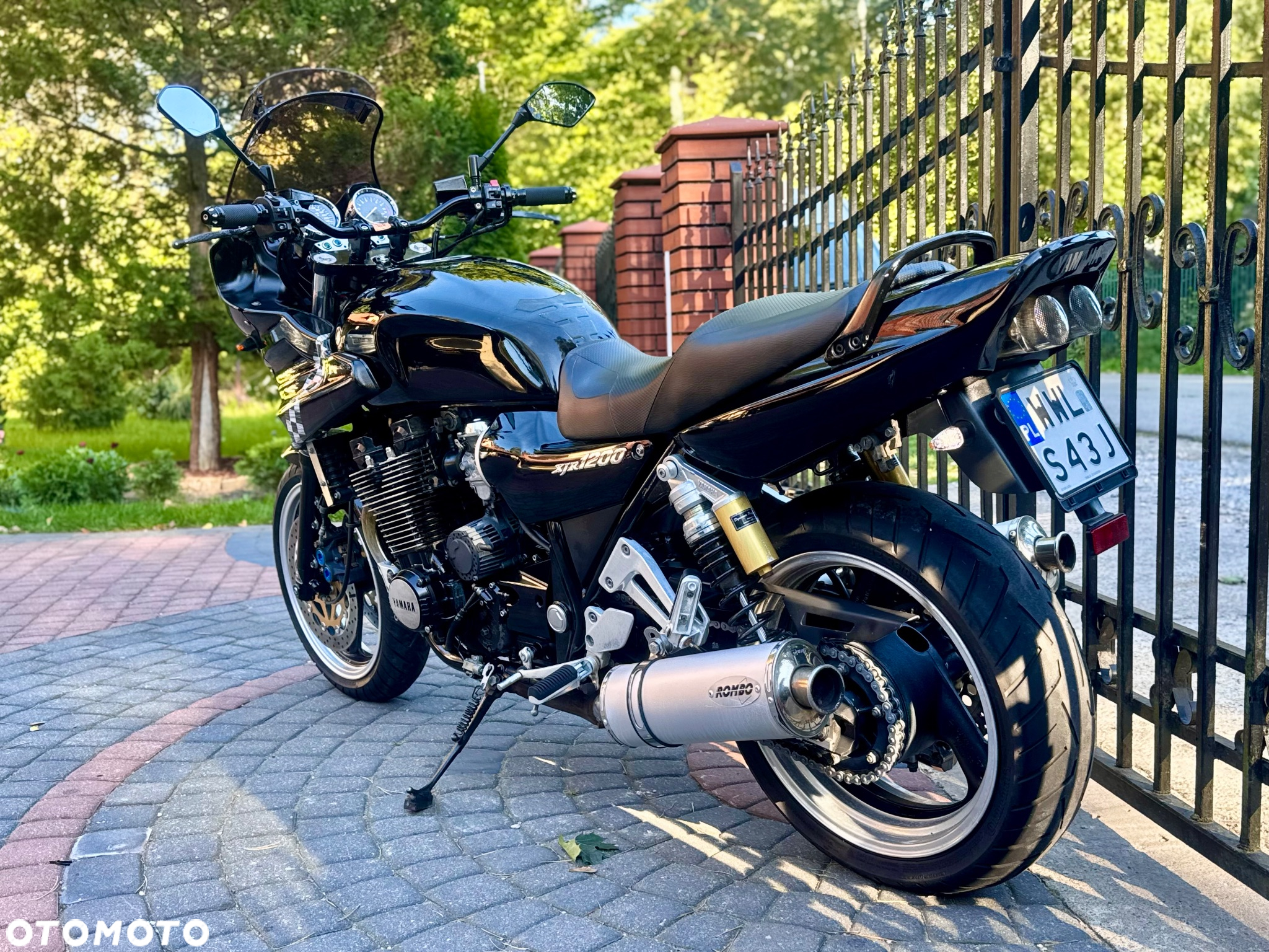 Yamaha XJR - 8